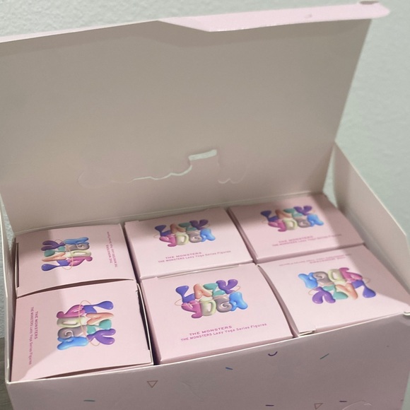 The monsters Lazy Yoga Action Figure - Pink and Purple set of 6 - Picture 4 of 7